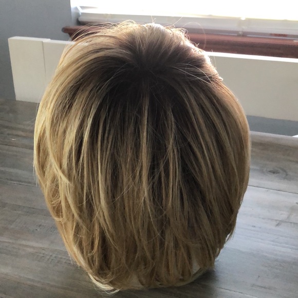 🏠MOVING SALE🏠HAIRDO WIG - Picture 2 of 9